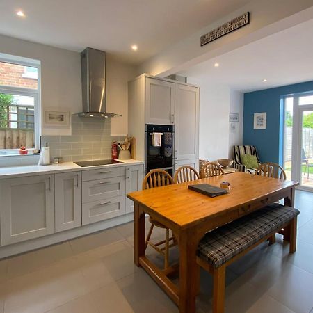 Charming 3 Bed House And Garden, Pet Friendly Villa Bournemouth Bagian luar foto