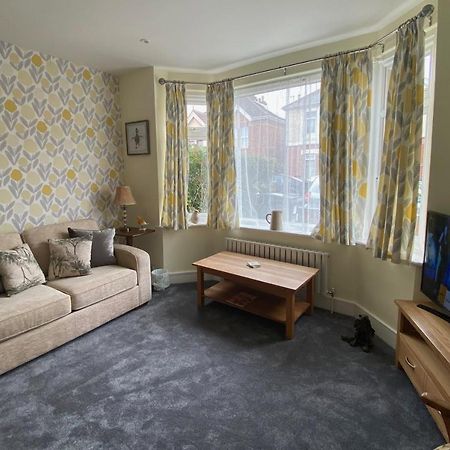 Charming 3 Bed House And Garden, Pet Friendly Villa Bournemouth Bagian luar foto