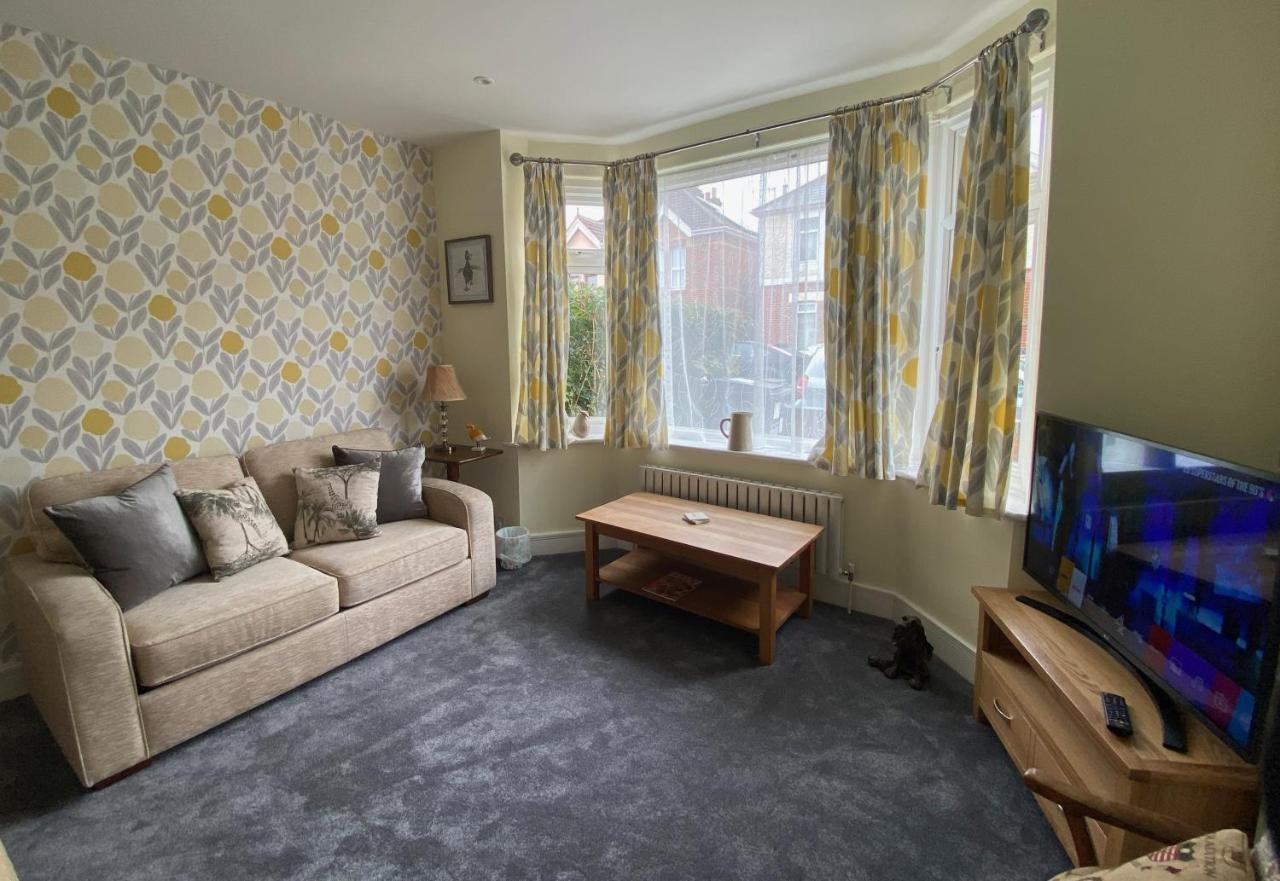 Charming 3 Bed House And Garden, Pet Friendly Villa Bournemouth Bagian luar foto