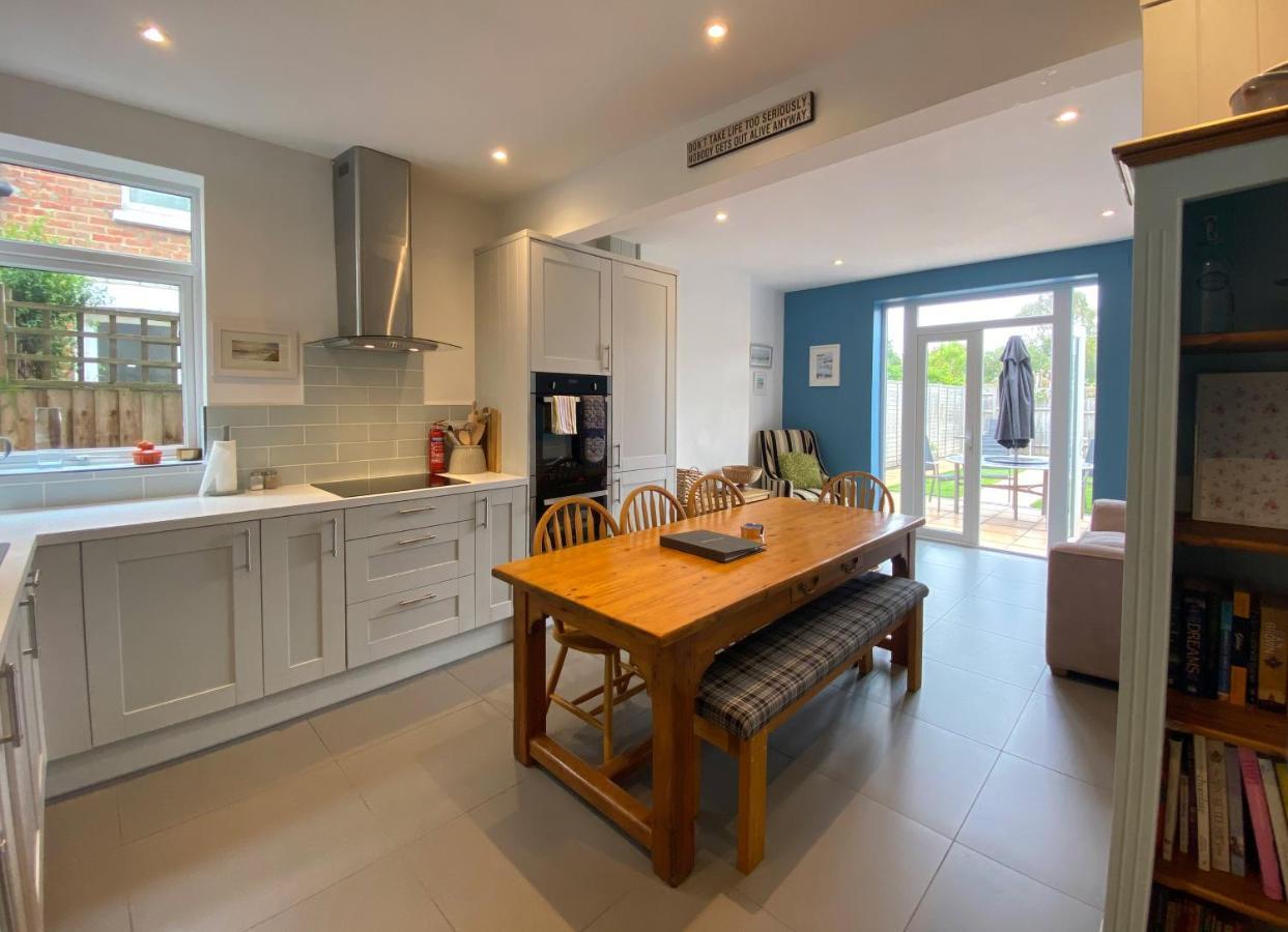 Charming 3 Bed House And Garden, Pet Friendly Villa Bournemouth Bagian luar foto